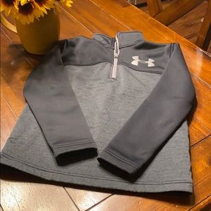 UA boys pullover size YSM grey/black